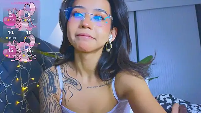 Mia Tin online show from December 2, 2:52 pm