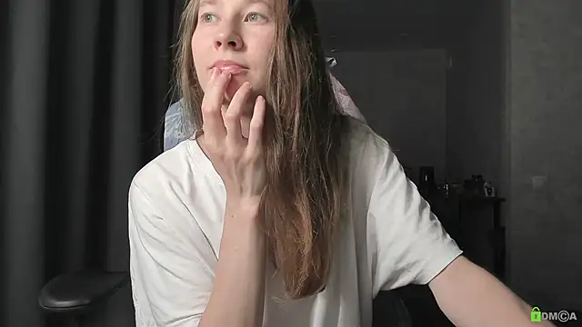 Courtney Luv online show from June 30, 5:12 pm