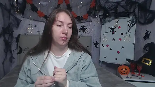 Snapshot of KaleyReed chatting on October 22, 5:23 am KaleyReed online show from October 22, 5:23 am