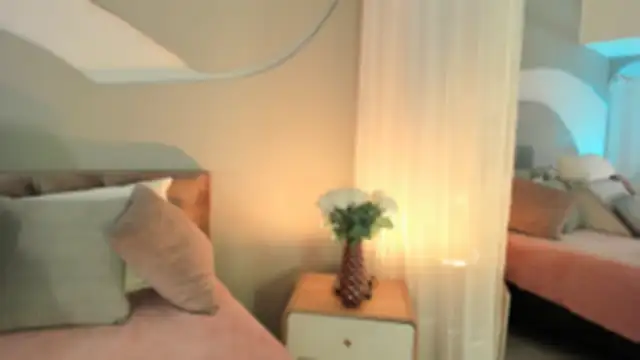 Nicolle W online show from September 20, 1:42 pm