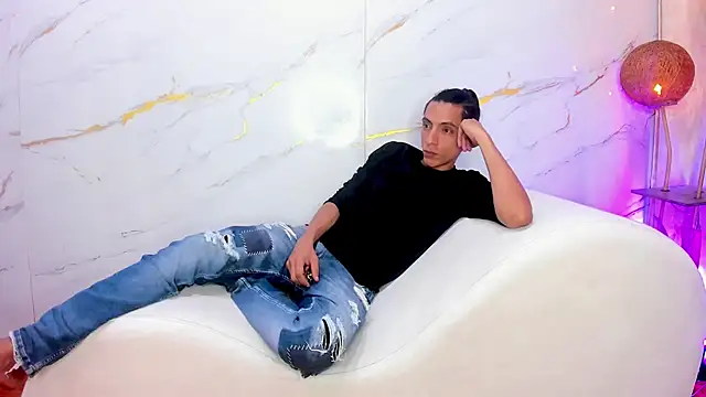 SecretsParty online show from March 8, 3:21 am