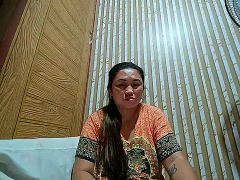 LalaiAsian online show from March 5, 5:09 pm