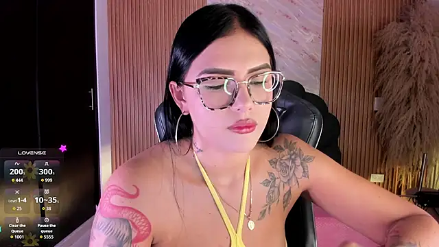 Snapshot of karol_green_ chatting on September 24, 2:43 am karol green online show from September 24, 2:43 am