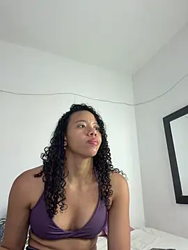 AlessaMaya online show from April 6, 4:30 pm