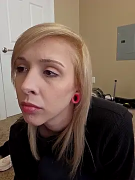 AmethystFoxx online show from February 21, 9:26 pm