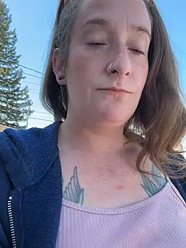 Mini And The Bear online show from May 30, 3:31 pm