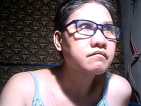 sweetsosie18 online show from July 4, 5:36 am