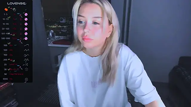 MonaLauu online show from January 15, 3:45 am