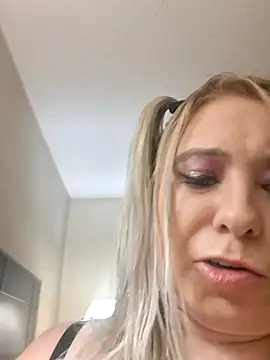 Amandalovebaby online show from September 17, 4:54 am