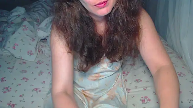 LoraPreston online show from July 3, 8:15 pm