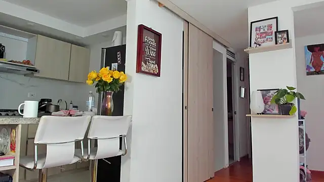 karlye 5 online show from April 16, 9:39 pm