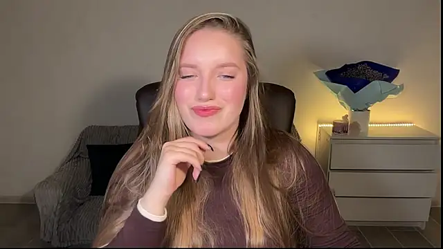 EvaMaddison online show from May 8, 6:43 pm