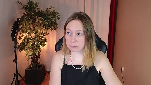BrookeEvans online show from October 15, 8:55 pm