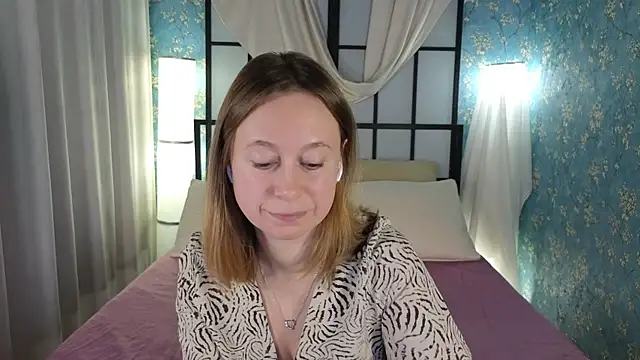 BrookeEvans online show from October 4, 8:57 pm