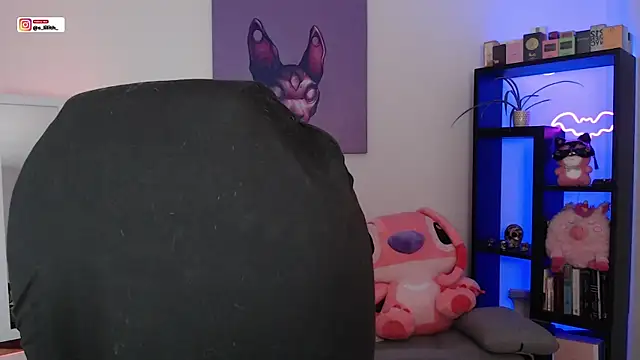 S Lilith  online show from April 6, 11:39 pm