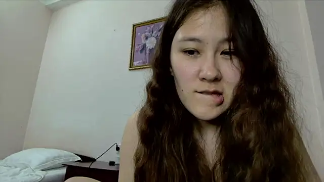 Riz girl online show from June 3, 4:45 pm