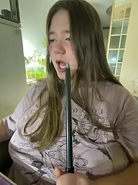 remirann  online show from November 5, 7:30 pm