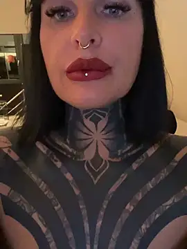 InkedBiitch online show from March 23, 7:20 pm