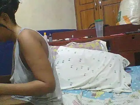 Snapshot of sexpetite chatting on December 2, 8:48 am sexpetite online show from December 2, 8:48 am
