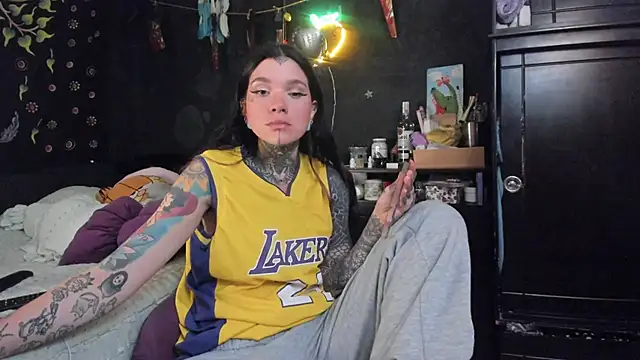 Lilmarieee online show from November 3, 9:41 pm