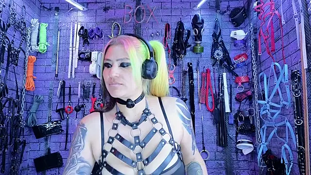 PANDORANEZZ online show from April 4, 8:02 am