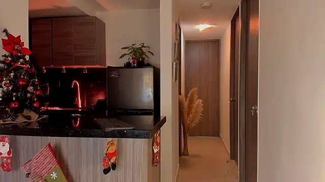 mariam hill online show from November 29, 8:02 pm