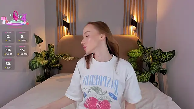 Snapshot of Kira_Quinn chatting on October 16, 7:11 am Kira Quinn online show from October 16, 7:11 am