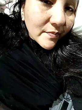 Snapshot of Gatubela212 chatting on October 31, 11:20 pm Gatubela212 online show from October 31, 11:20 pm