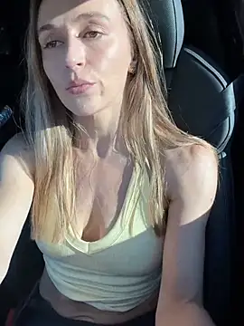 lunagirl13 online show from June 2, 12:44 am