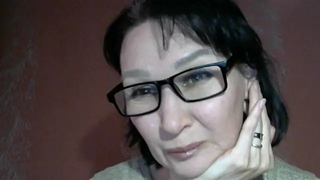 PrettyAndWild online show from May 10, 1:13 pm
