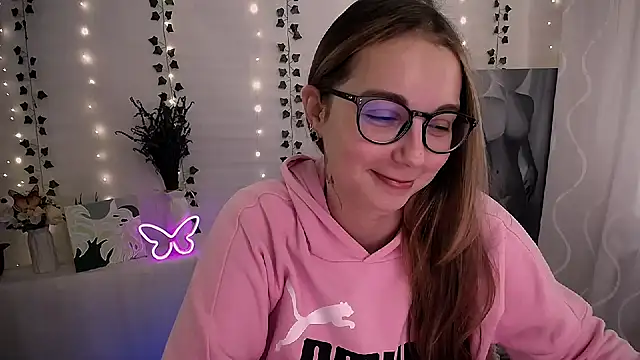 Snapshot of SweetPrincess_ chatting on October 3, 7:24 am SweetPrincess online show from October 3, 7:24 am