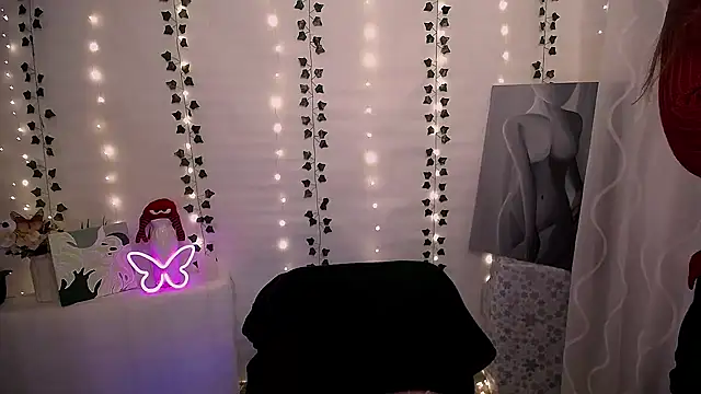 Snapshot of SweetPrincess_ chatting on October 20, 5:43 am SweetPrincess online show from October 20, 5:43 am