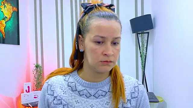 Britney taylor  online show from December 5, 3:50 am