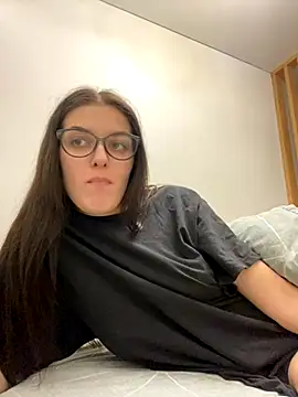 little belucci online show from November 11, 5:10 pm