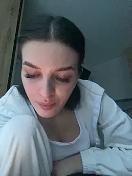 little belucci online show from February 17, 3:44 pm