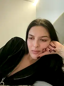 little belucci online show from October 16, 1:36 pm