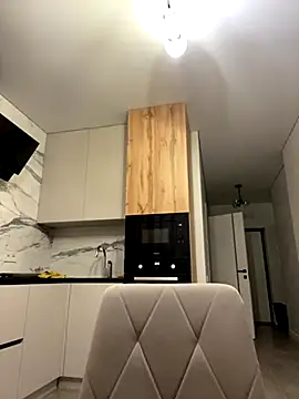 little belucci online show from December 3, 2:52 pm