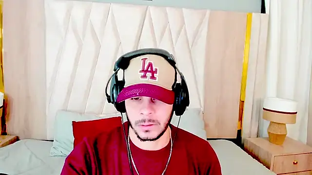 hottstuffx69 online show from November 8, 3:44 am