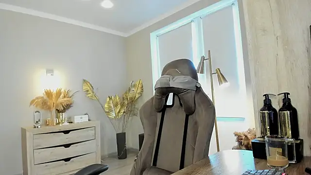 HotyPlays online show from June 17, 1:12 pm