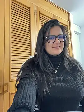 Snapshot of SWEETLILY18 chatting on September 8, 10:20 pm SWEETLILY18 online show from September 8, 10:20 pm