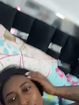 Brunna-Brownn online show from April 13, 12:06 pm