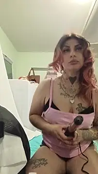 prettypurplep online show from November 3, 6:06 am