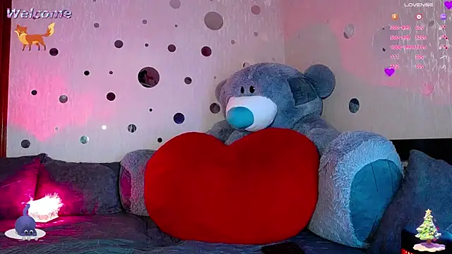 -CUTE-EVIL- online show from December 13, 7:53 pm