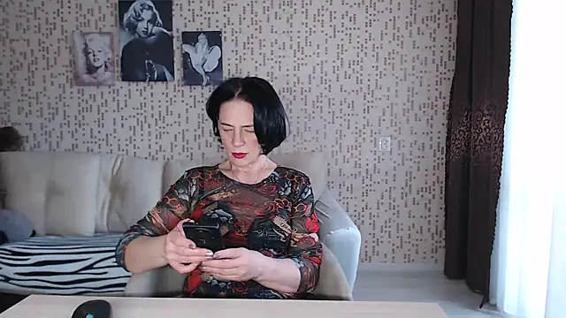 xAlwaysWOWx online show from January 7, 9:01 am