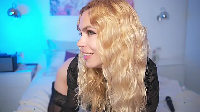 CandyLisaCam online show from June 12, 3:58 am
