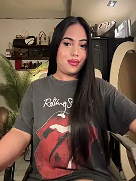 BigDominaMia online show from March 14, 4:24 am