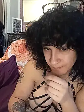 callmelouve online show from October 1, 5:29 pm