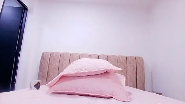  linda milk  online show from November 11, 3:24 am