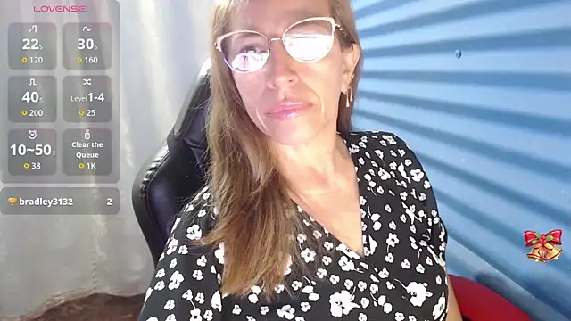 Chayla Ruiz online show from April 12, 12:41 pm