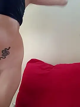 molymeneses online show from December 4, 5:24 pm